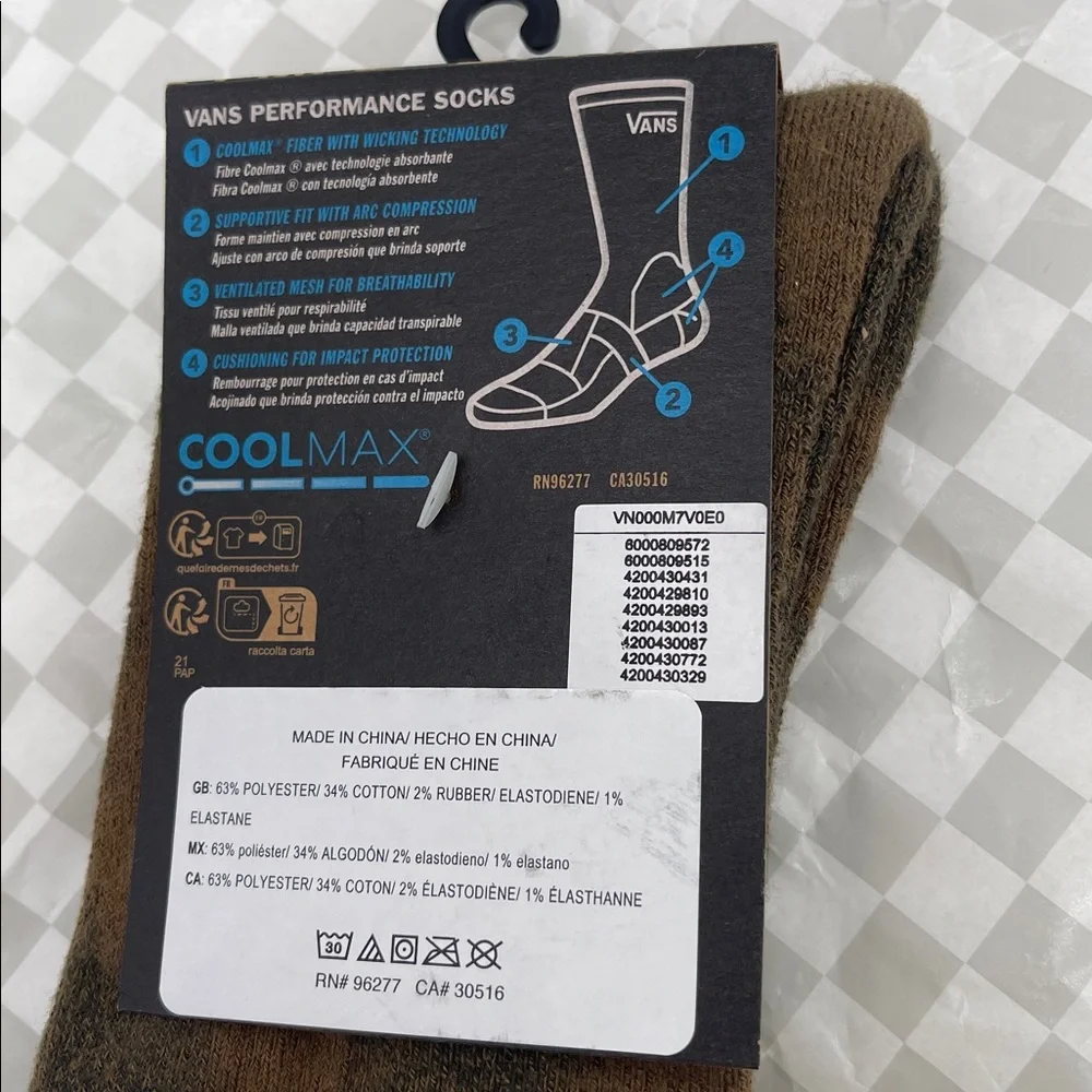Vans CoolMax technology for comfort.
 "Off The Wall" Crew socks (1 pair) - Picture 2 of 16